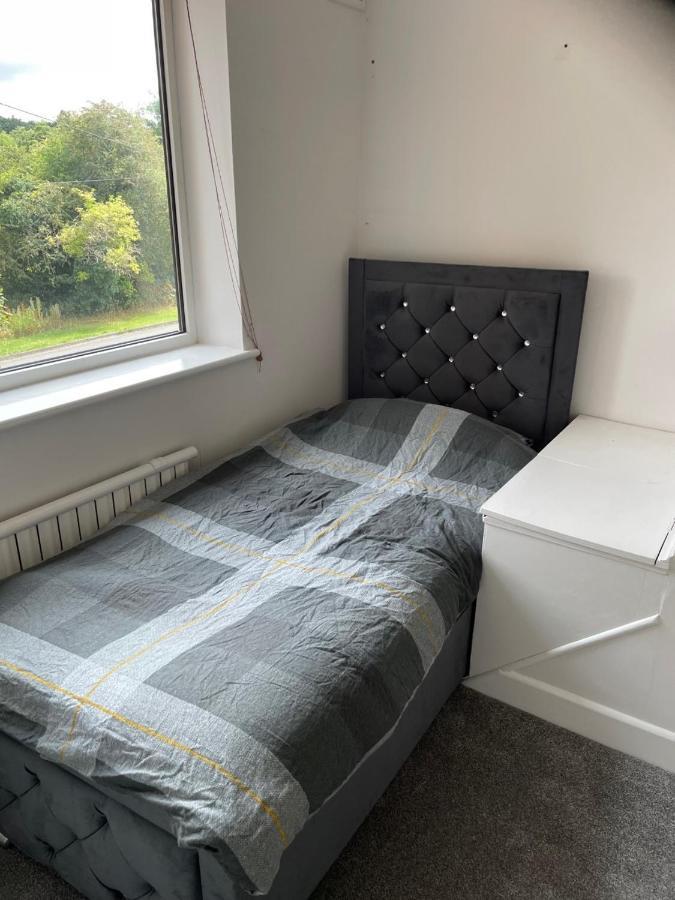 5 Bed House, 32 Tutbury Avenue, Cannon Park, Coventry, Cv4 7Bj Villa Buitenkant foto