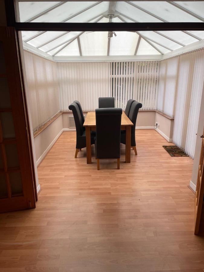 5 Bed House, 32 Tutbury Avenue, Cannon Park, Coventry, Cv4 7Bj Villa Buitenkant foto